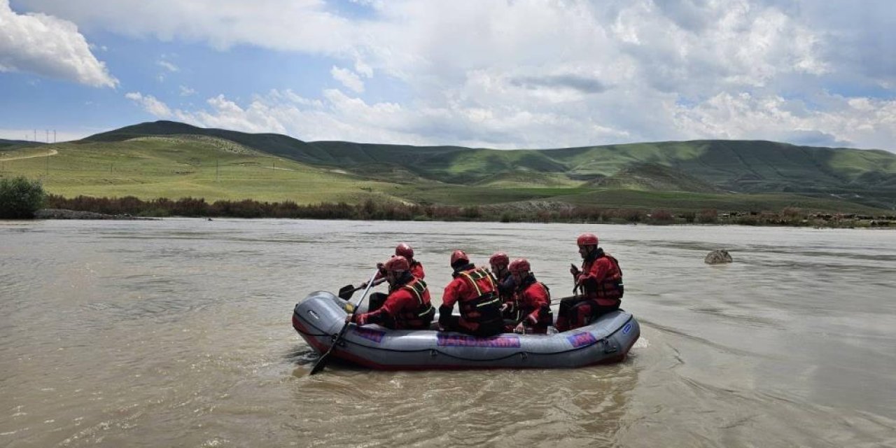 Aras Nehri'nde kaybolan çoban 101 personel tarafından aranıyor