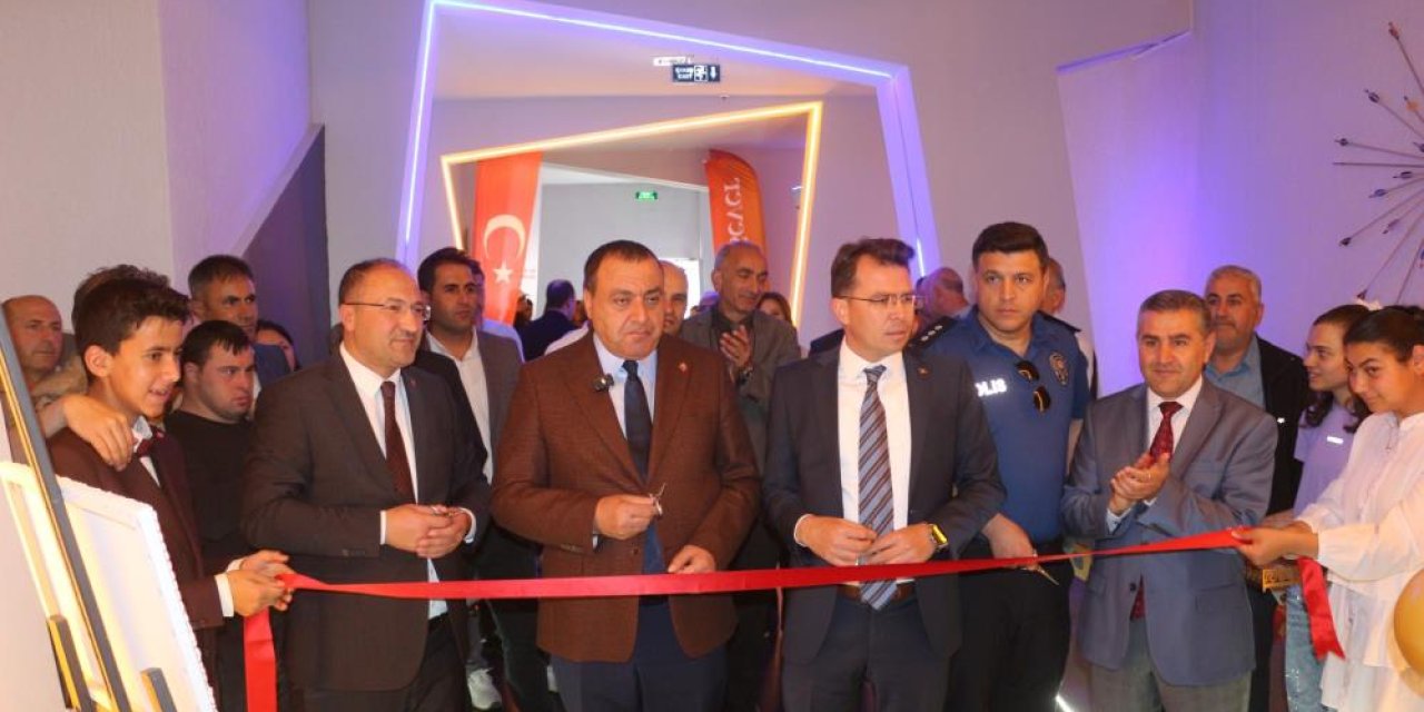 Narman’da en özel sergi açıldı
