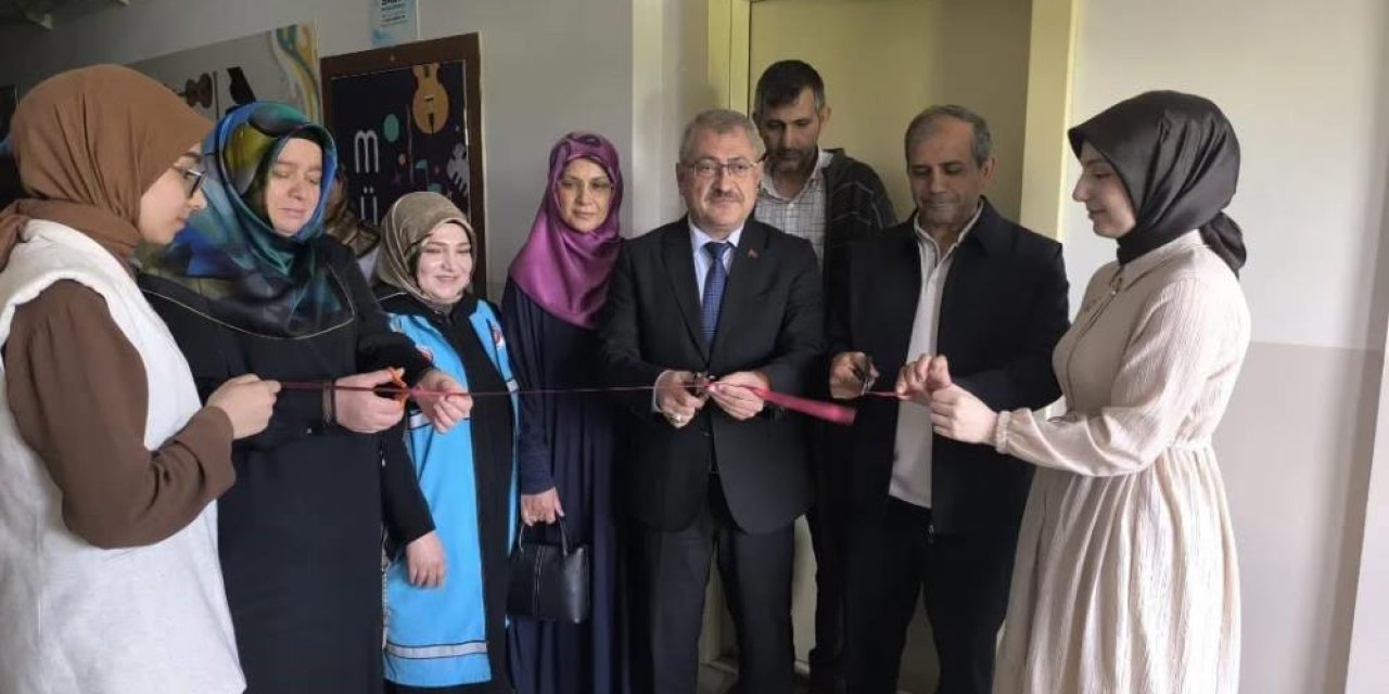 Öğrenciler istedi, okul mescidi yenilendi