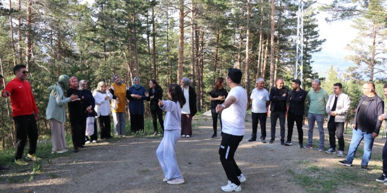 Öğretmenler yıl sonu değerlendirmesini mesire alanında yaptı