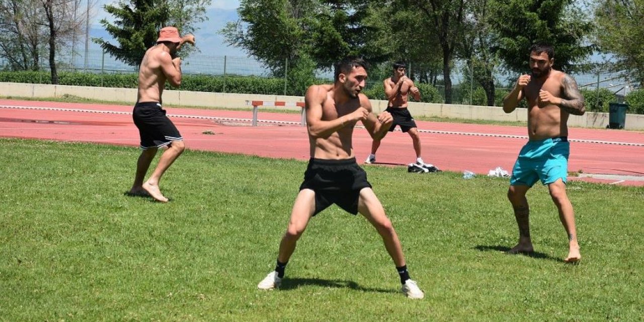 Boks Milli Takımı Erzurum’da kampta