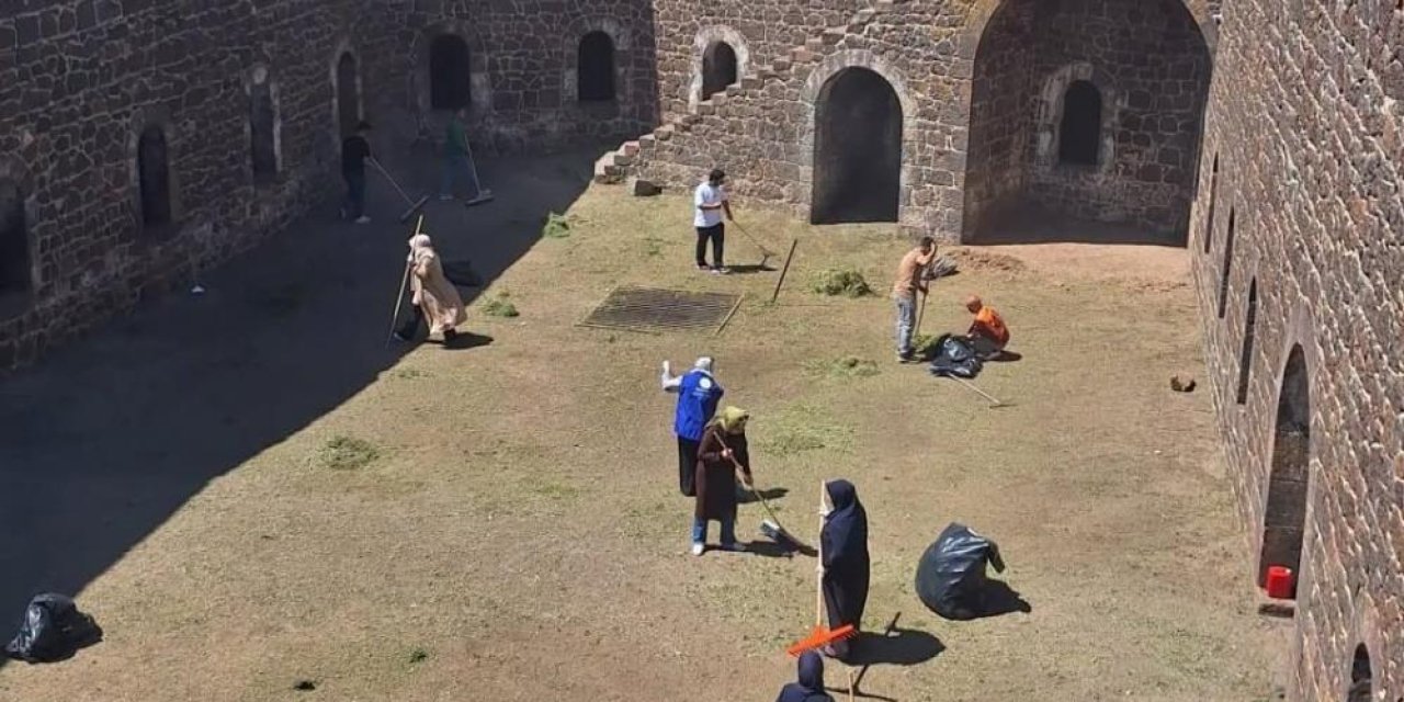 Tabyalarda örnek hizmet