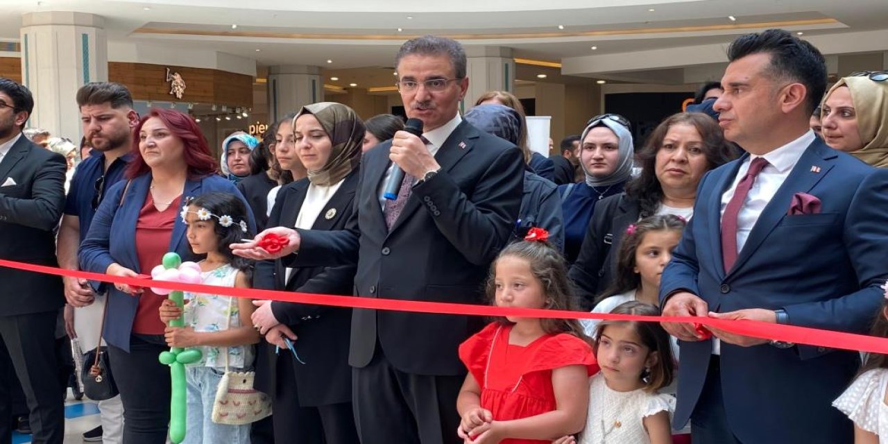 Erzurum'da koruyucu aile farkındalık sergisi yoğun ilgi gördü