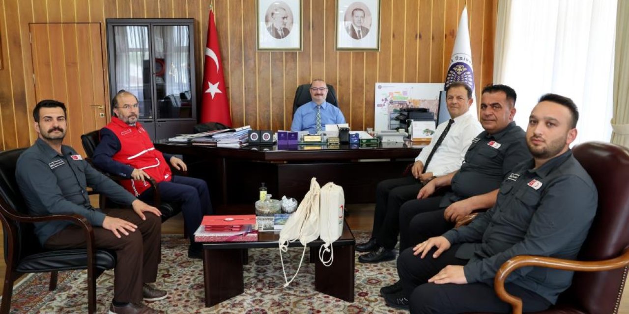 Atatürk Üniversitesi ile Türk Kızılay arasında iş birliği