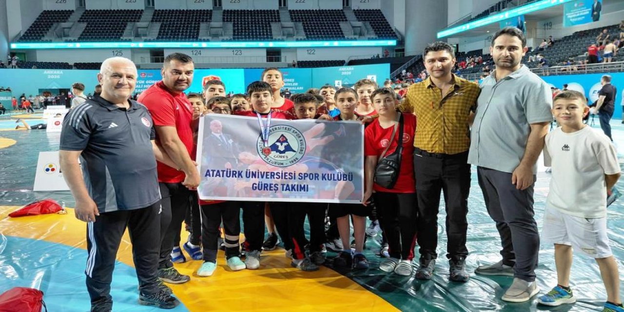 Atatürk Üniversitesi spor kulübünden güreşte Türkiye şampiyonluğu gururu