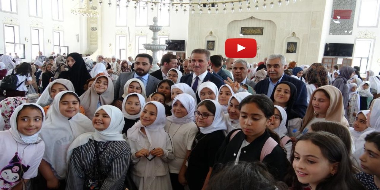 Erzurum'da 3 bin kız öğrenci camide buluştu