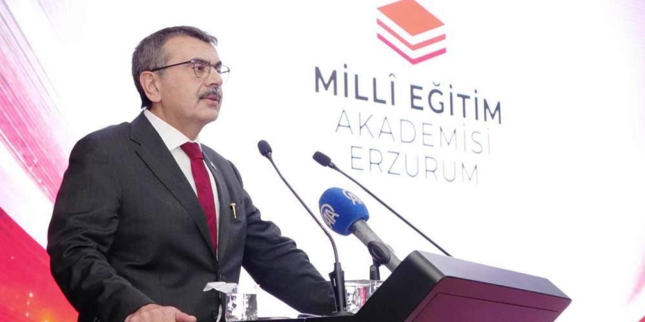Bakan Tekin: "Hayatın çok hızlı değiştiği bir dönemi yaşıyoruz"