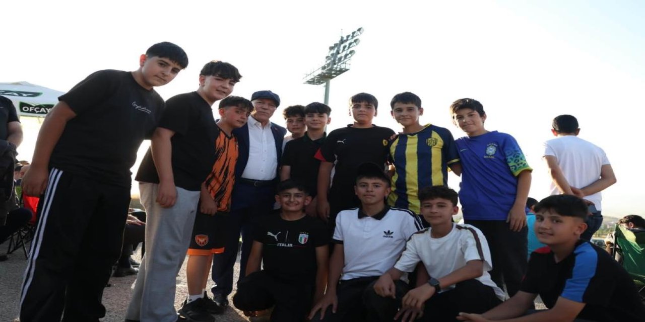 Başkan Sekmen: "Mavi beyaz sevdamızın her daim yanında olacağız"