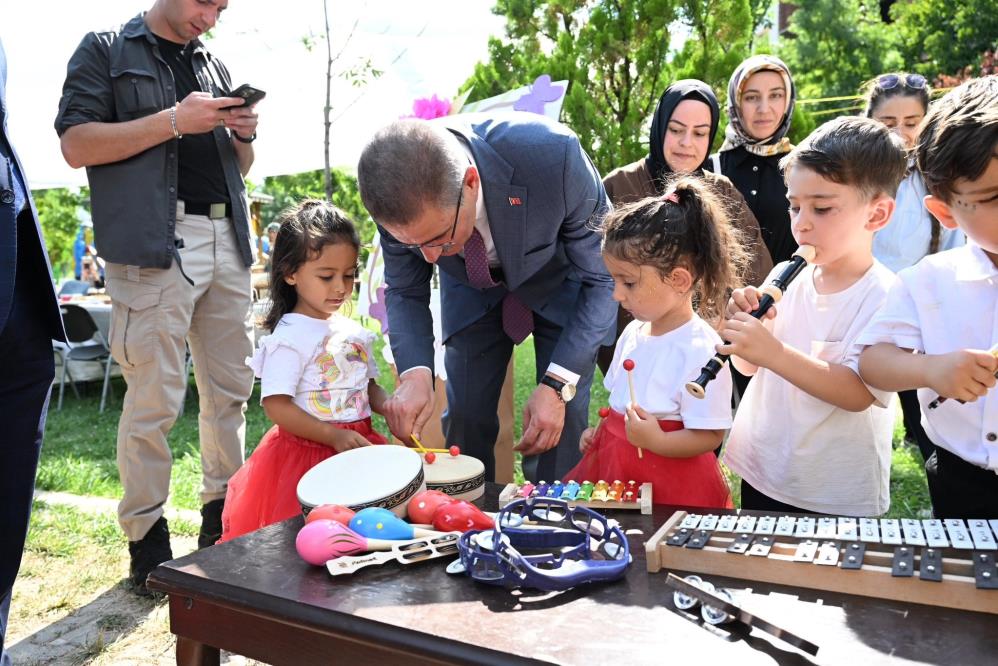 Vali Baruş, Oltu'da ADEM dönem sonu sergisinin açılışını yaptı