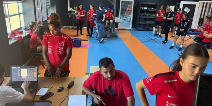 Millî futbolcular Erzurum’da bilimsel teste girdi! Performansları Atatürk Üniversitesinde ölçüldü