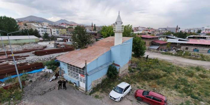 Erzurum’da görenleri şaşırtan cami: Bir evden ibadethaneye dönüştürüldü