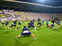 BB Belediye Erzurum Spor Kulüp Başkanı Ali Demirhan,  gece idmanını izledi