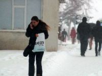 Erzurum’da kar yağışı ve tipi hayatı felç etti.