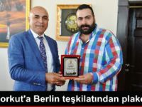 Korkut'a Berlin teşkilatından plaket