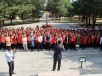 Atatürk Üniversitesi Vakıf Okulları Öğrencileri İlk Dersi Kars Kapı Şehitliği’nde Yaptı