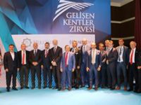 Başkan Orhan,”Gelişen Kentler Zirvesi”nde konuştu…