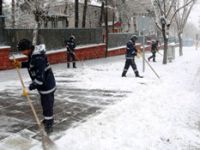 Büyükşehir’in kar timleri iş başında