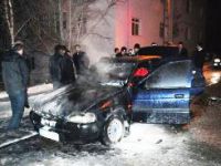 Flaş... Erzurum'da Hareket Halindeki Araç Yandı