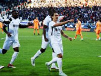 Erzurumspor, Alanyaspor'u 1-0 Yenerek, Ligdeki İlk Galibiyetini Aldı