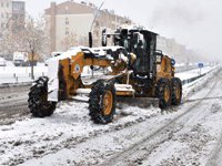 BÜYÜKŞEHİR’İN KAR TİMLERİ İŞ BAŞINDA