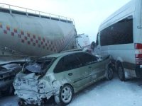 Erzurum’da 10 aracın karıştığı zincirleme trafik kazası: 1 ölü