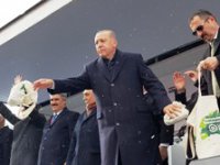 Cumhurbaşkanı Erdoğan'a Erzurum'da sevgi seli