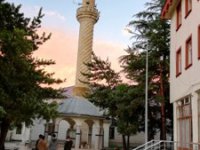 Yıldırım caminin minaresi yıktı