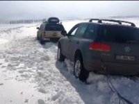 Köy okuluna yardıma giden Off-Road ekibi yolda mahsur kaldı