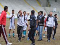 Erzurum'da Futbolcular Birbirine Girdi!...