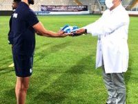 BB Erzurumspor yeni sezon formalarını polis, jandarma ve sağlık ekiplerine hediye ederek tanıttı.