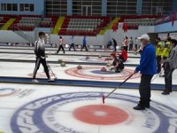 Esra Çakmur Curling Ligi başladı