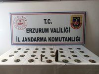 Jandarma tarihi eser kaçakçılarını yakaladı