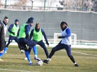 BB Erzurumspor Mesut Bakkal yönetiminde ilk antrenmanına çıktı