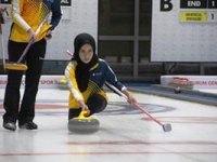 Curling Süper Lig müsabakaları 95 sporcunun katılımıyla Erzurum’da başladı