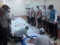 Devlet korumasındaki Afgan çocukların Floor Curling heyecanı