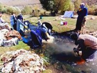 Binbir emekle yıkayıp, saatlerce tokaçla dövüyorlar