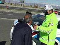 Hastane kavşağında otomobilin çarptığı kadın yaralandı