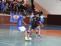 Liseli gençlerin futsal heyecanı