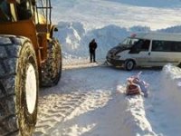 Tipide mahsur kalan öğrenci ve vatandaşlar, 5 saatlik çalışma sonunda kurtarıldı