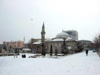 Erzurum’da kış geri döndü