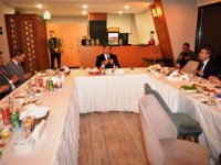 Erzurum Valisi Memiş, sağlık çalışanları ve öğretmenlerle iftarda buluştu