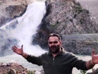 İspir’de baraj suyunun oluşturduğu şelale adeta büyülüyor