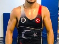 Büyükşehir’in sporcusu güreşte dünya şampiyonu oldu