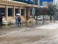 Erzurum’da sağanak yağmur hayatı felç etti