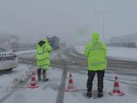 Erzurum’da ulaşıma kar engeli