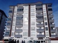 Kadın apartmanın 4. katından düştü