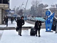 Erzurum’da kar yağışı etkili oluyor, 144 köy yolu kapalı