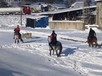 Kar üstünde cirit antrenmanı nefes kesti