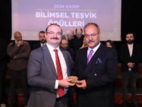 Atatürk Üniversitesi, akademisyenlerini ödüllendirmeye devam ediyor