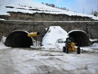 Erzurum ve Bingöl Valileri Çirişli Tüneli'ni inceledi